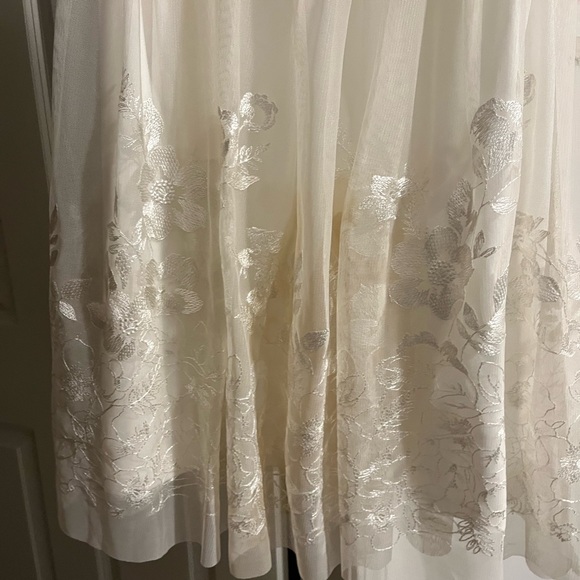 David’s Bridal wedding dress - Picture 6 of 6